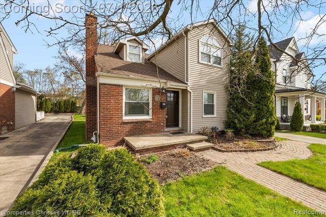 2209 Windemere Road, Birmingham, MI 48009
