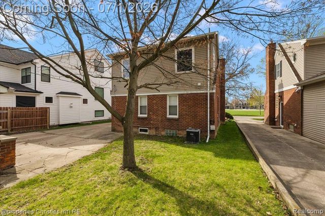 2209 Windemere Road, Birmingham, MI 48009