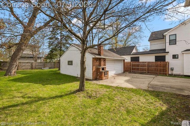 2209 Windemere Road, Birmingham, MI 48009