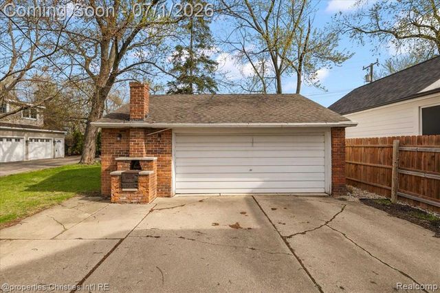 2209 Windemere Road, Birmingham, MI 48009