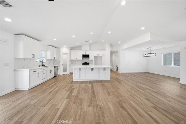 18090 Hinton Street, Hesperia, CA 92345