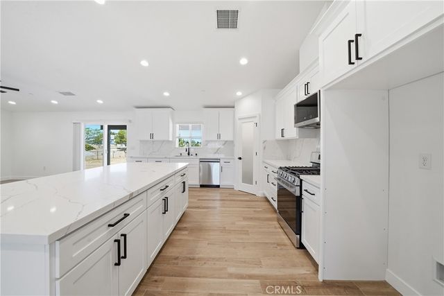 18090 Hinton Street, Hesperia, CA 92345