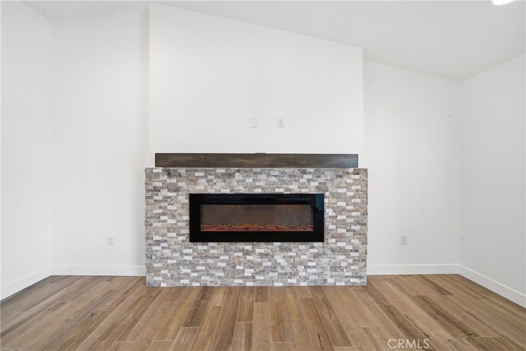 Image 15 of property listing at 18090 Hinton Street, Hesperia, CA 92345