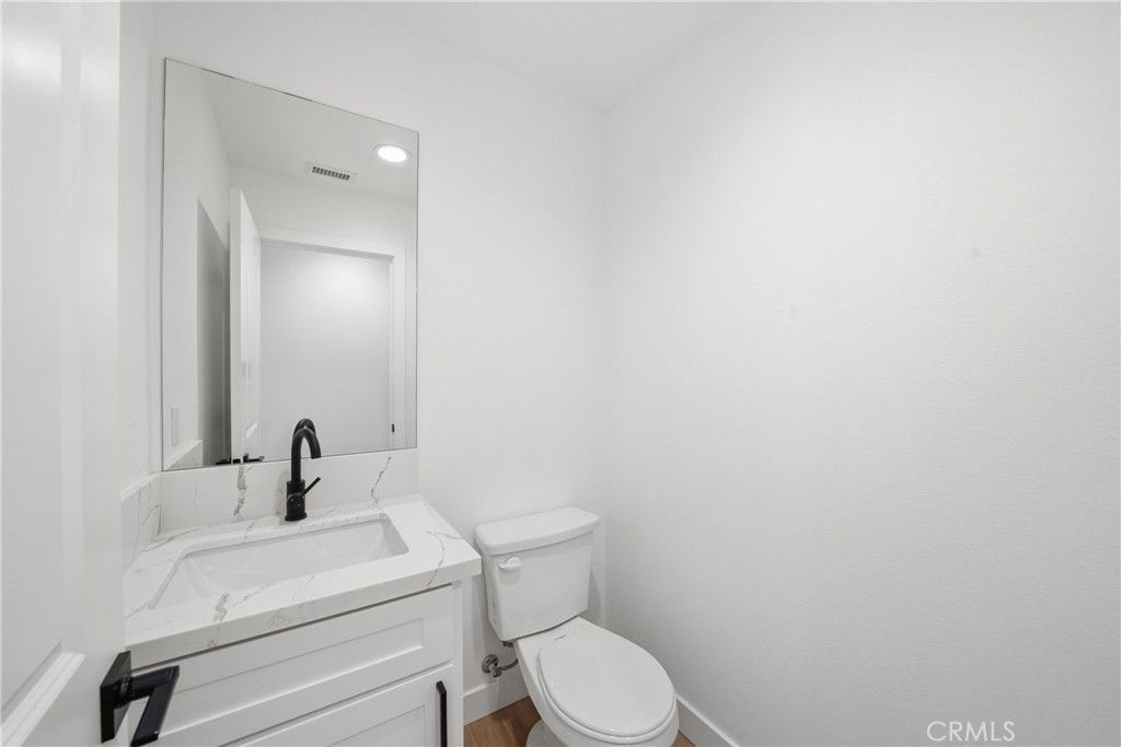 Image 21 of property listing at 18090 Hinton Street, Hesperia, CA 92345