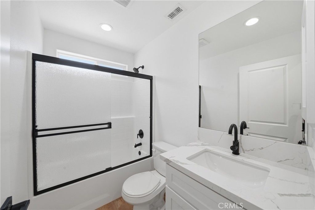 Image 23 of property listing at 18090 Hinton Street, Hesperia, CA 92345