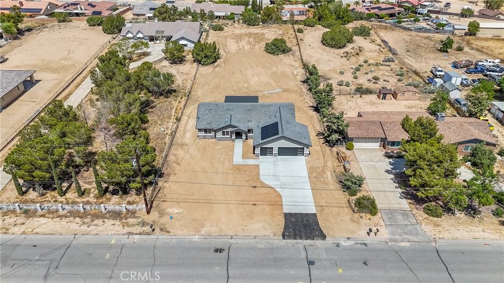 Image 5 of property listing at 18090 Hinton Street, Hesperia, CA 92345