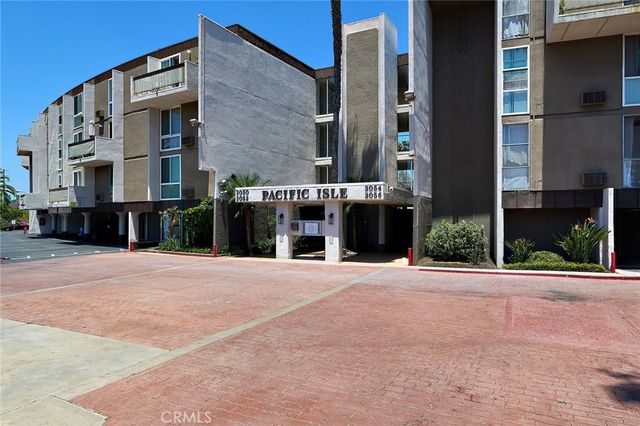 3050 Rue Dorleans 304, San Diego, CA 92110
