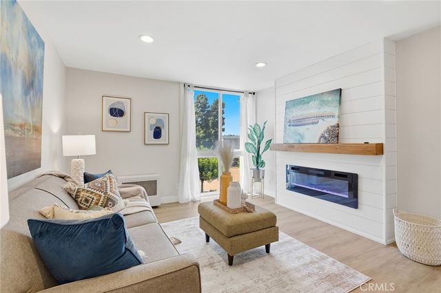 3050 Rue Dorleans 304, San Diego, CA 92110