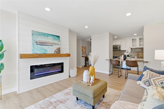 3050 Rue Dorleans 304, San Diego, CA 92110