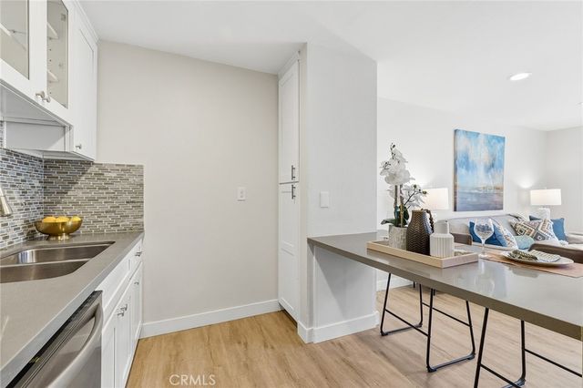 3050 Rue Dorleans 304, San Diego, CA 92110