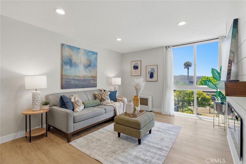 3050 Rue Dorleans 304, San Diego, CA 92110