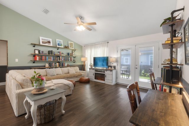 6042 Capitol Drive, Gulf Breeze, FL 32563
