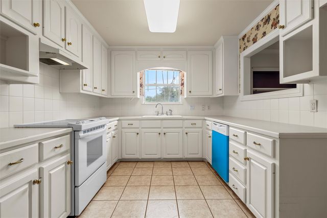 201 Pecan Village Circle, Waco, TX 76710