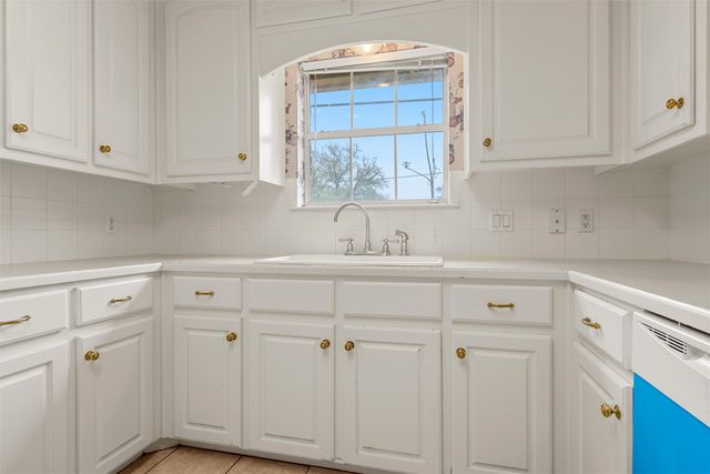 201 Pecan Village Circle, Waco, TX 76710