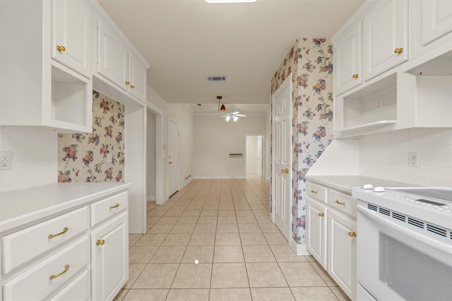 201 Pecan Village Circle, Waco, TX 76710