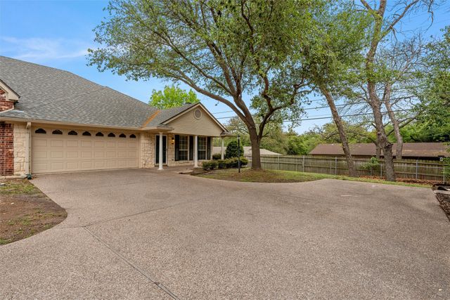 201 Pecan Village Circle, Waco, TX 76710