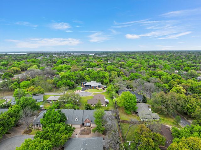 201 Pecan Village Circle, Waco, TX 76710