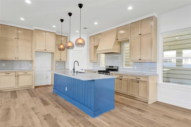 5439 Darling Street, Houston, TX 77007