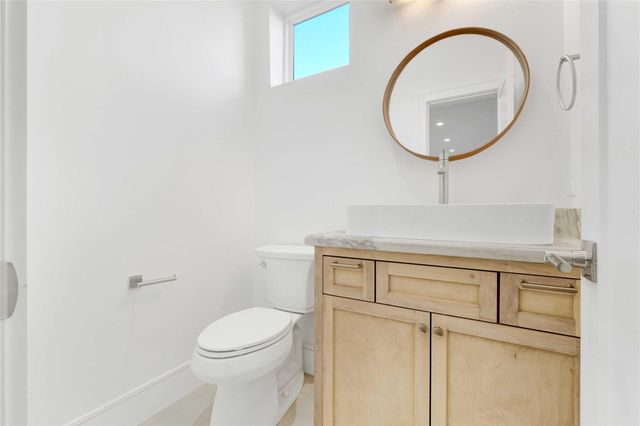 5439 Darling Street, Houston, TX 77007