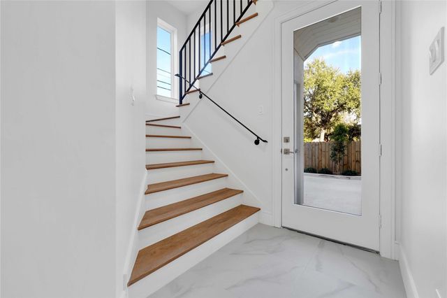 5439 Darling Street, Houston, TX 77007