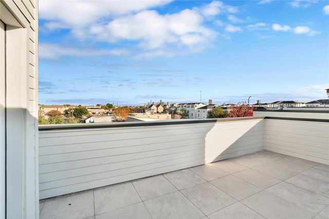 5439 Darling Street, Houston, TX 77007