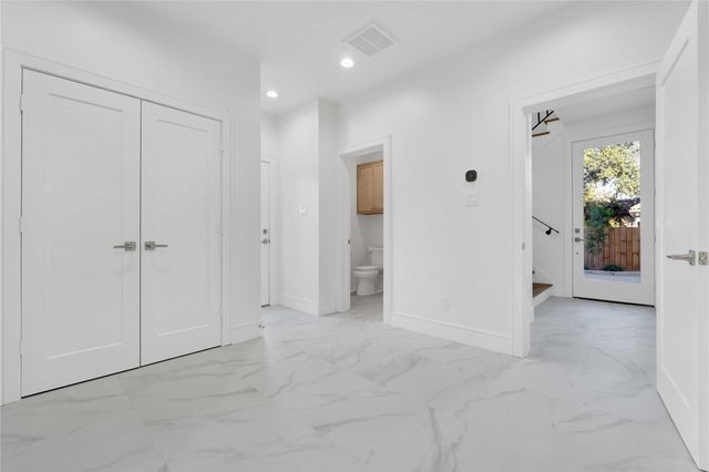 5439 Darling Street, Houston, TX 77007