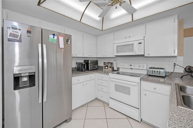 3118 EAGLES LANDING CIRCLE W, Clearwater, FL 33761