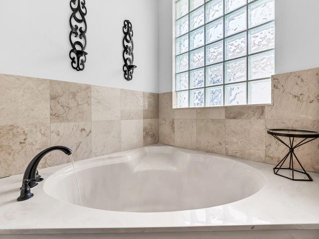 101 Gables Boulevard, Weston, FL 33326