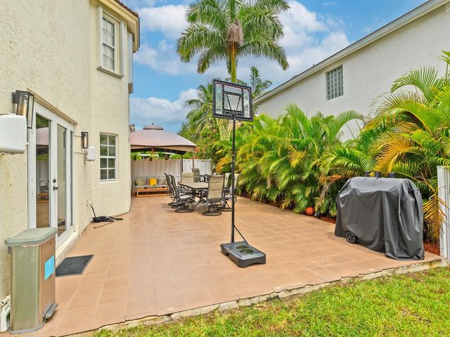 101 Gables Boulevard, Weston, FL 33326