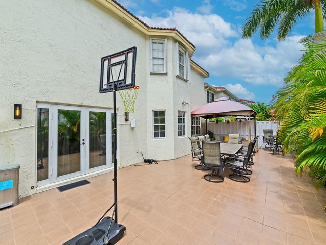 101 Gables Boulevard, Weston, FL 33326