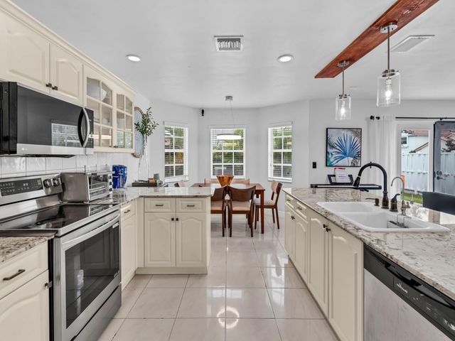 101 Gables Boulevard, Weston, FL 33326