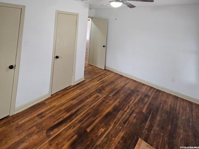 335 Baker, San Antonio, TX 78211