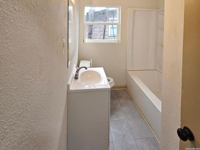 335 Baker, San Antonio, TX 78211