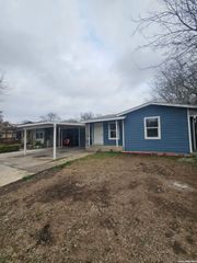 335 Baker, San Antonio, TX 78211