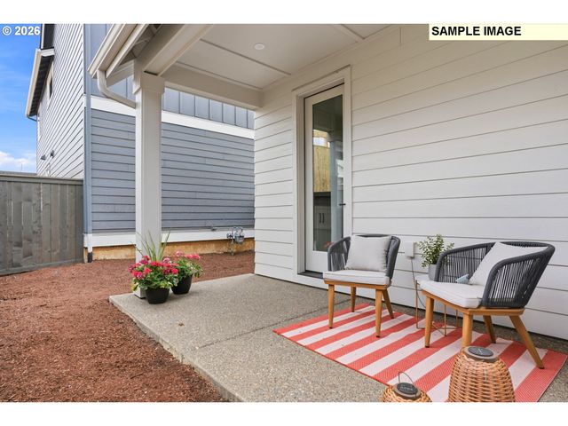 1307 E Luna St, Newberg, OR 97132