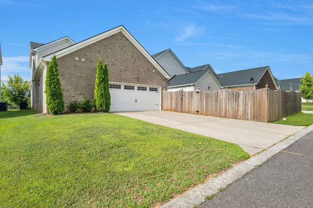 3721 Hoggett Ford Rd, Hermitage, TN 37076