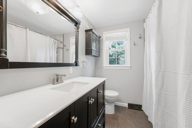 158 Telegraph Ave, Chicopee, MA 01020