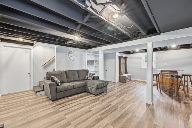 158 Telegraph Ave, Chicopee, MA 01020