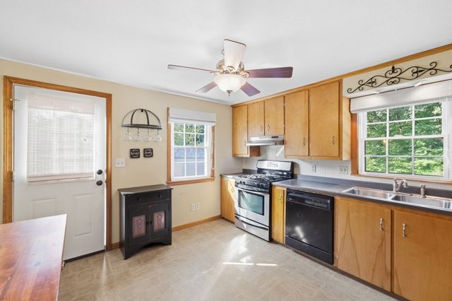 158 Telegraph Ave, Chicopee, MA 01020