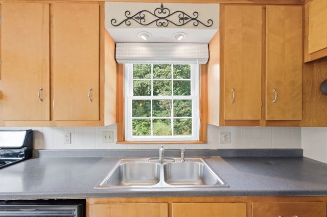 158 Telegraph Ave, Chicopee, MA 01020