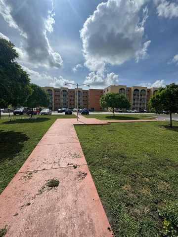 7010 NW 186th St 5-102A, Hialeah, FL 33015