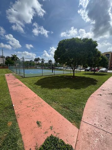 7010 NW 186th St 5-102A, Hialeah, FL 33015