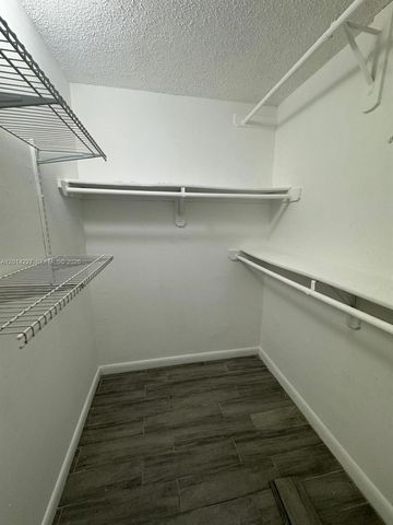 7010 NW 186th St 5-102A, Hialeah, FL 33015