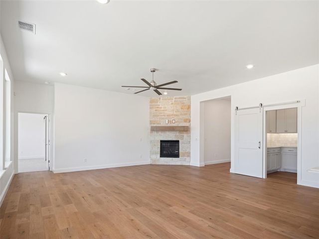 9216 SW 92nd Street, Mustang, OK 73064