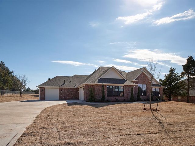 9216 SW 92nd Street, Mustang, OK 73064