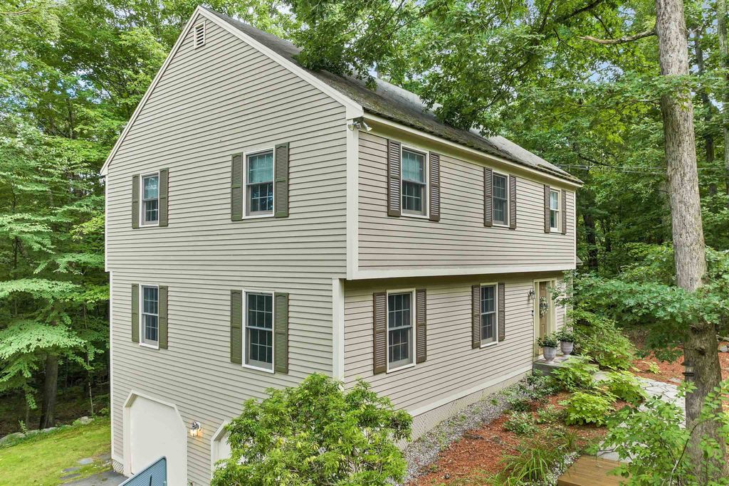 91 Deacon Lane, Hollis, NH 03049