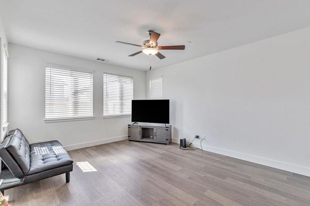 1180 Cherry Peak Way, Hollister, CA 95023