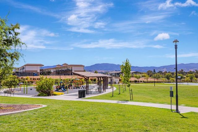 1180 Cherry Peak Way, Hollister, CA 95023