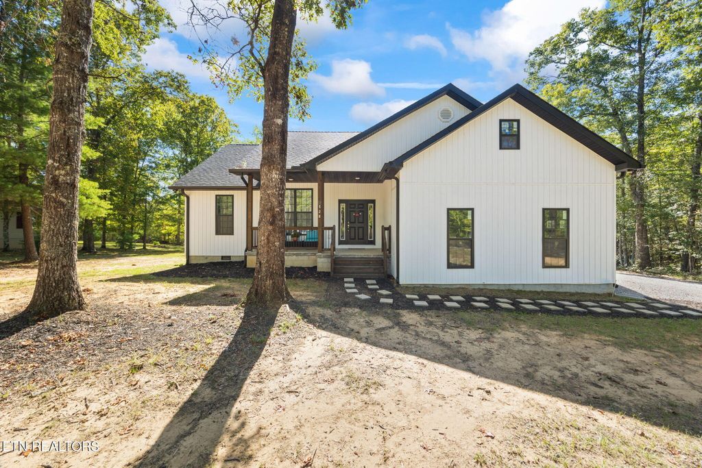 528 St Anthony Drive, Jamestown, TN 38556