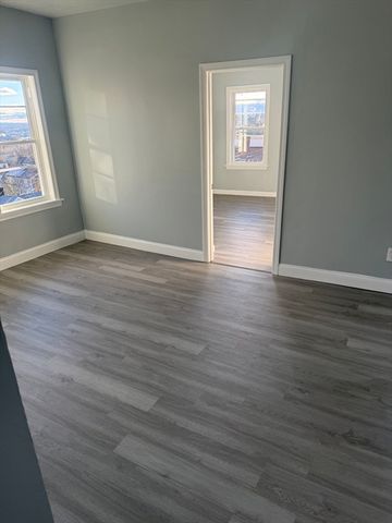 87 Eastern Ave 2, Worcester, MA 01605